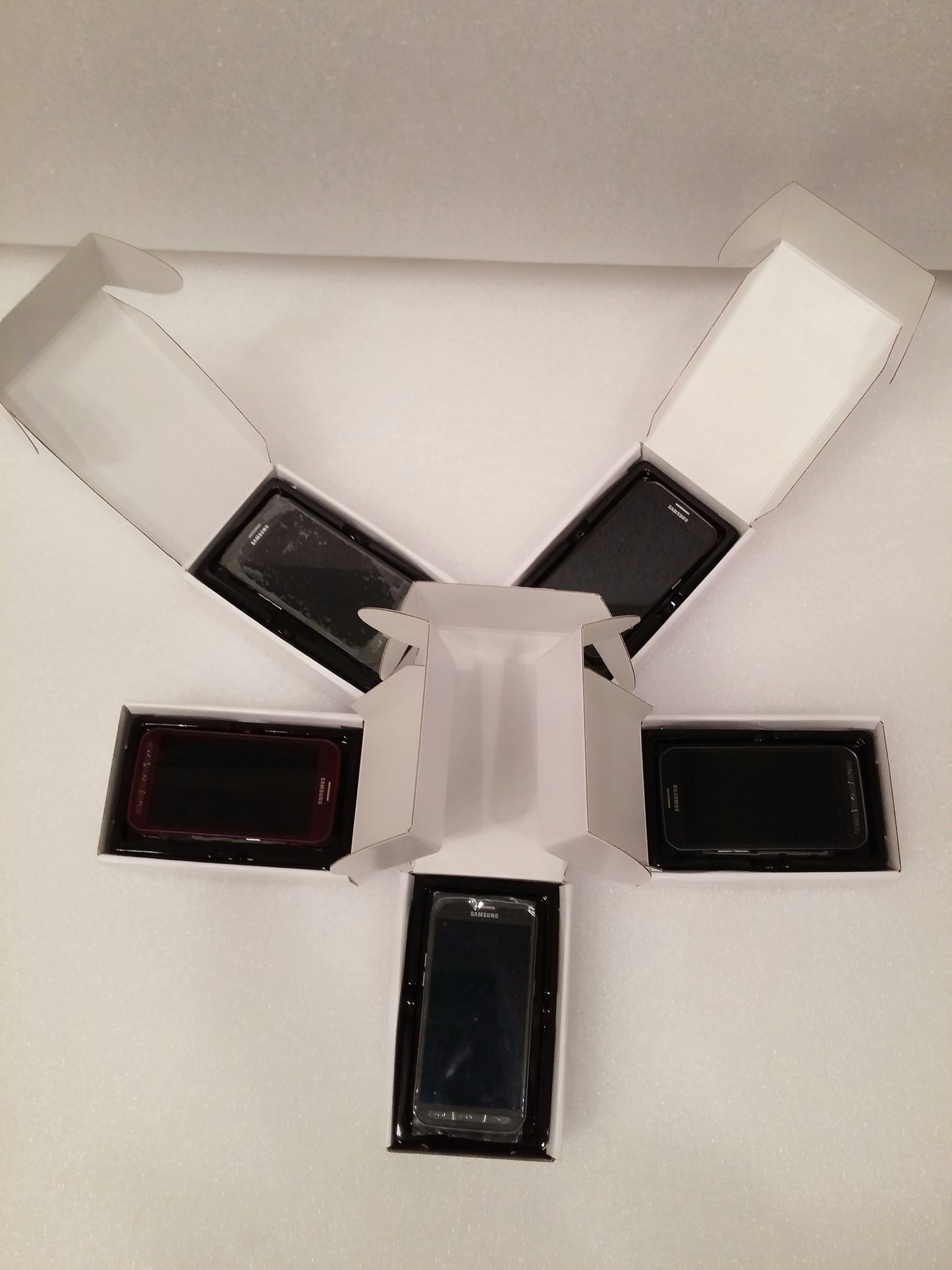 Samsung Galaxy S5 Active SM-G870A AT&T Titanium Grey Manufacturer Unlocked Like New Grade A - worldtradesolution.com
 - 4