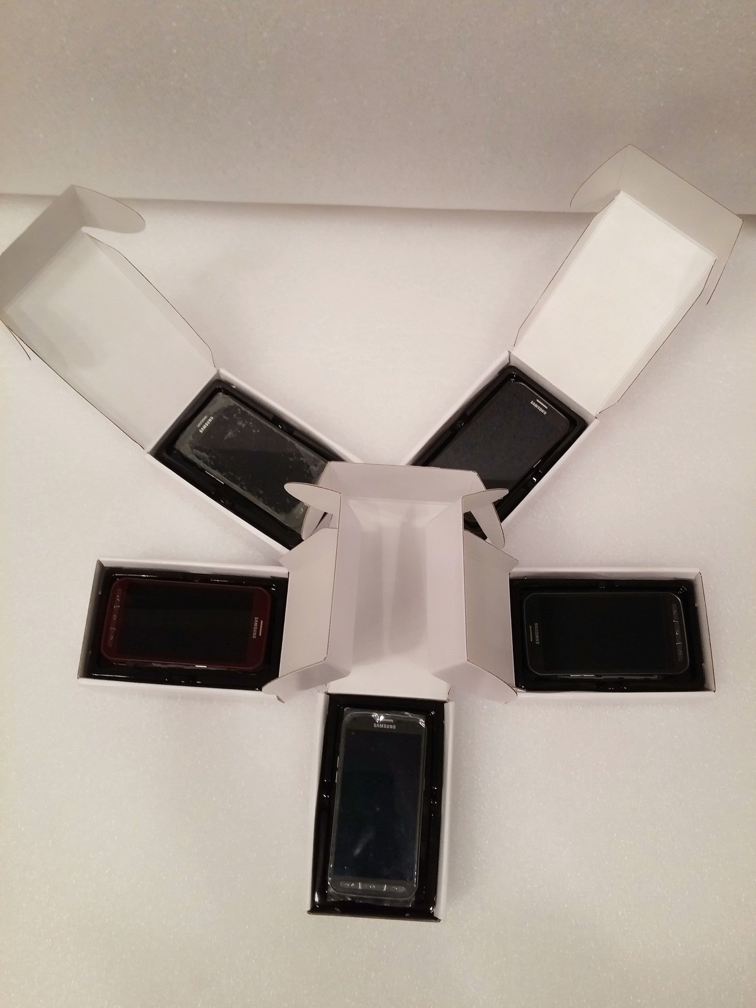 Samsung Galaxy S5 Active SM-G870A AT&T Titanium Grey Manufacturer Unlocked Like New Grade A - worldtradesolution.com
 - 4