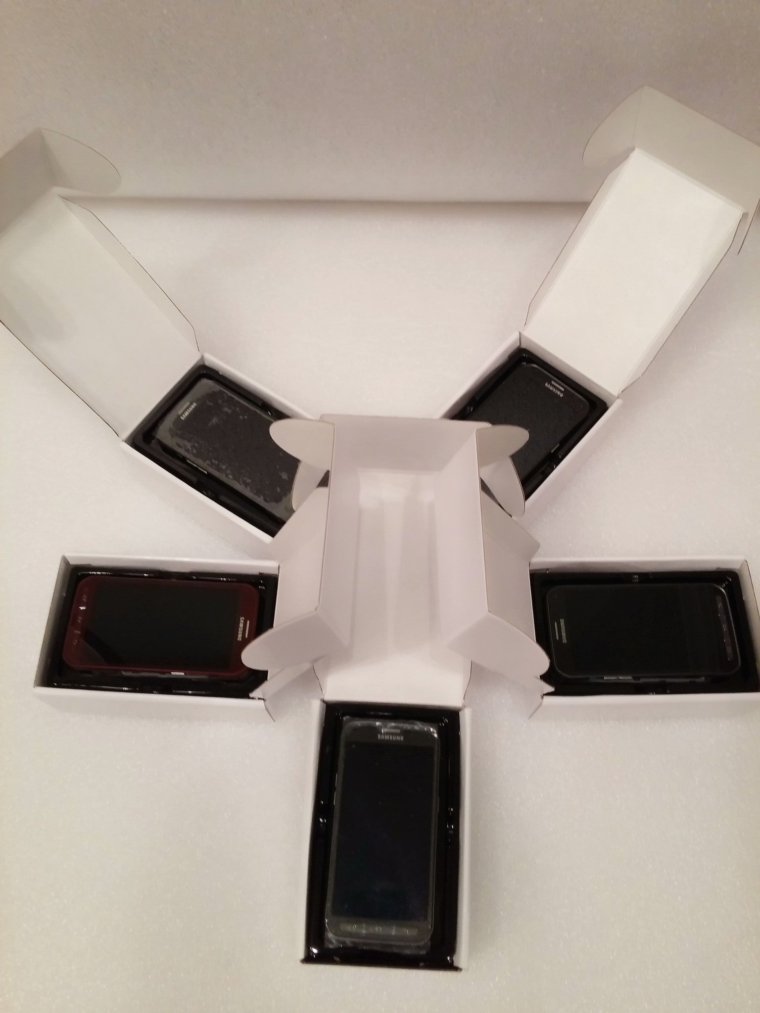 Samsung Galaxy S5 Active SM-G870A AT&T Ruby Red Manufacturer Unlocked Like New Grade A - worldtradesolution.com
 - 4