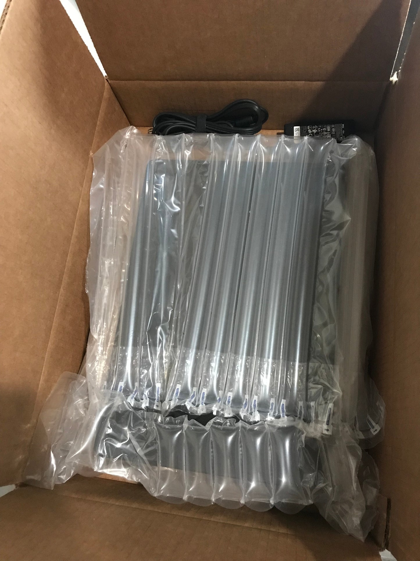 Dell Inspiron 15 3567 15.6" Intel Core i3-7020U 2.30Ghz 8GB 1TB Webcam Windows 10 Pro